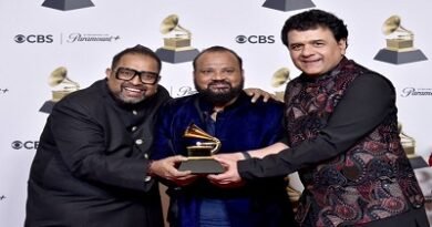 प्रख्‍यात भारतीय संगीतज्ञ शंकर महादेवन और जाकिर हुसैन के फ्यूजन बैंड ने आज प्रतिष्ठित ग्रैमी अवॉर्ड जीता है