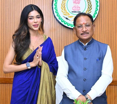 सदन पहुंची मिस इंडिया छत्तीसगढ़ अनुष्का, सीएम से की मुलाकात