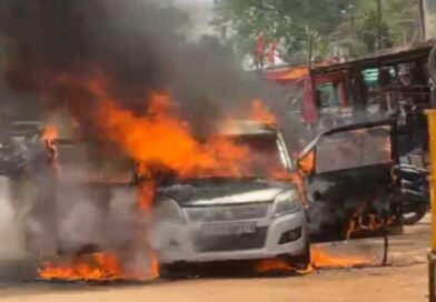 सरायपाली में चलती कार और रायगढ़ में खड़ी बाइक में लगी आग