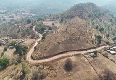पहाड़ों के बीच बसा  चाऊरडोंगरी अब बारहमासी सड़क से जुड़ा
