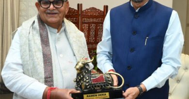 राज्यपाल डेका से पंजाब के राज्यपाल कटारिया ने की सौजन्य भेंट