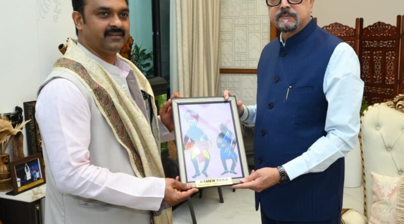 राज्यपाल डेका से केन्द्रीय ग्रामीण विकास राज्य मंत्री पासवान ने की सौजन्य भेंट