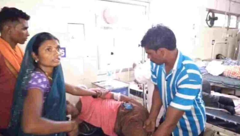 कीटनाशक सेवन से मां-बेटे की तबीयत बिगड़ी, अस्पताल में इलाज जारी