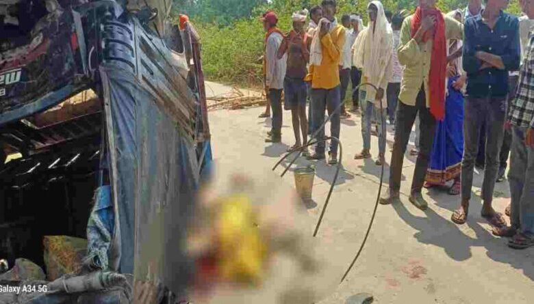 अवैध रेत भरे हाईवा ने ऑटो को ठोका गई चालक की जान
