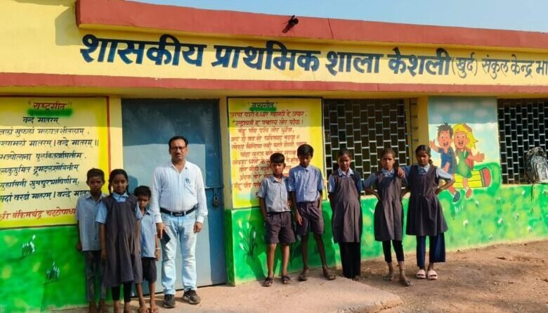 डीईओ ने किया स्कूलों का औचक निरीक्षण,समय से पहले कई स्कूल मिले बंद, शिक्षकों का कटेगा एक दिन का वेतन
