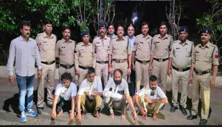 पुलिस टीम पर हमला, जमीन विवाद सुलझाने पहुंची टीम के दो जवान घायल; 4 आरोपी गिरफ्तार