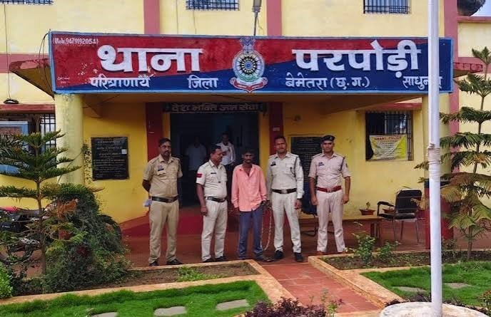 पैसों के विवाद में नशे में नाती ने नाना-नानी पर किया तवे से हमला, दोनों गंभीर