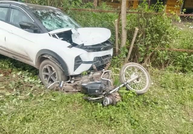 तेज रफ़्तार कार ने बाइक को ठोका, एक की मौत दूसरा गंभीर