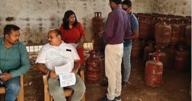 गैस एजेंसी पर खाद्य विभाग का छापा,  605 सिलिंडरों जब्त,एफआईआर भी