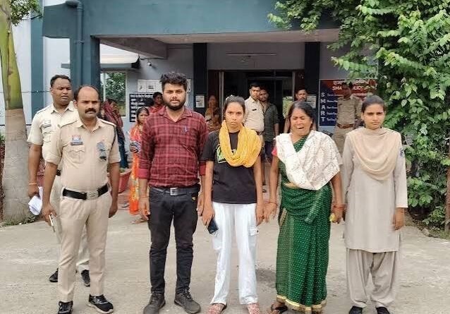 टोना टोटका का आरोप लगा कर महिला की प्रताड़ना,  देवरानी सहित 3 गिरफ्तार
