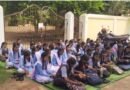 शिक्षकों की कमी से ठप हुई पढ़ाई, ग्रामीणों ने तीन स्कूलों में की तालाबंदी